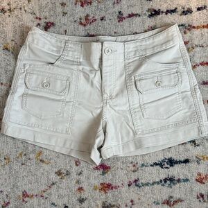 Old navy khaki off white cargo style shorts size 8 excellent used condition